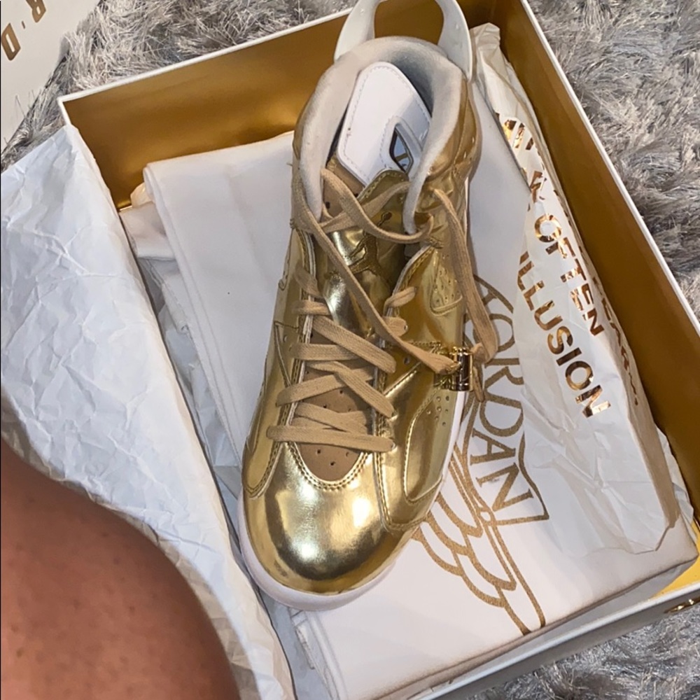 Air Jordan’s 6 retro -Metallic Gold/White - Picture 5 of 5